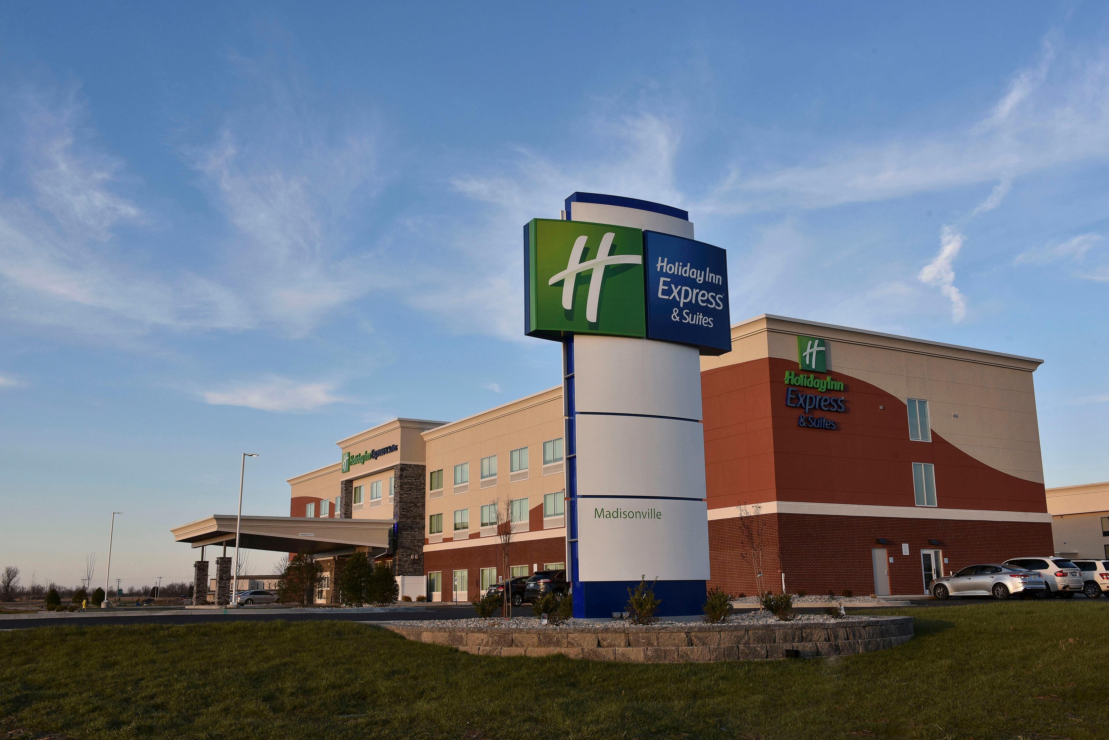 Holiday Inn Express & Suites - Madisonville By Ihg Exterior photo