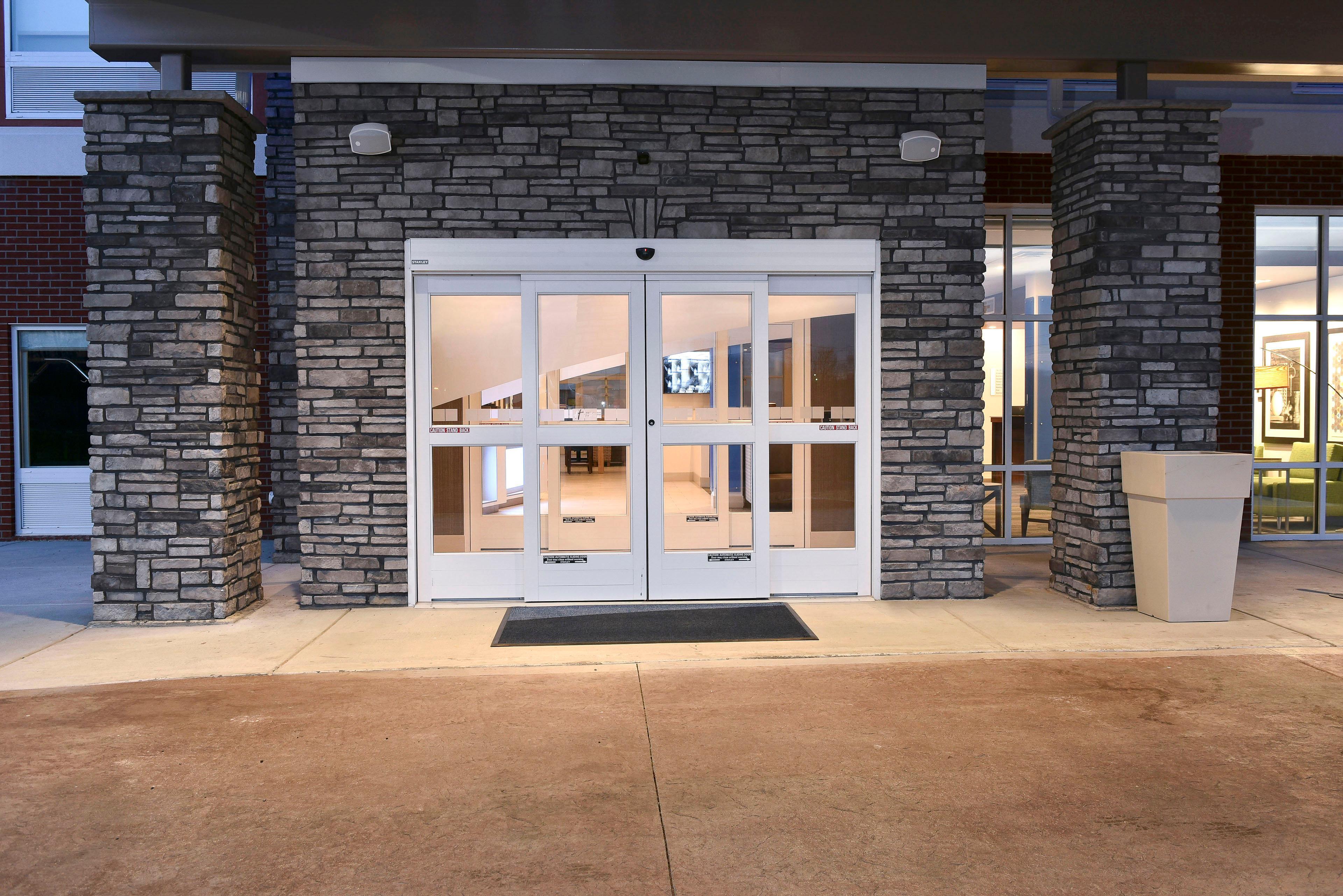 Holiday Inn Express & Suites - Madisonville By Ihg Exterior photo
